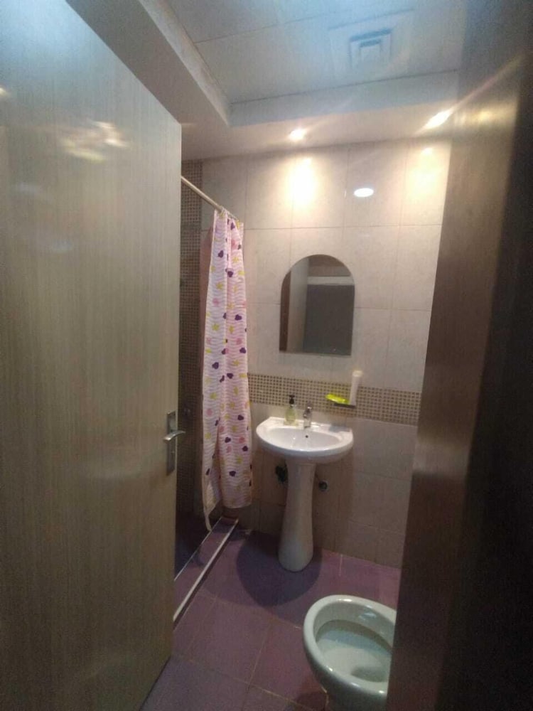 Basic Single Room, 1 Twin Bed, Non Smoking, Park View photo 3