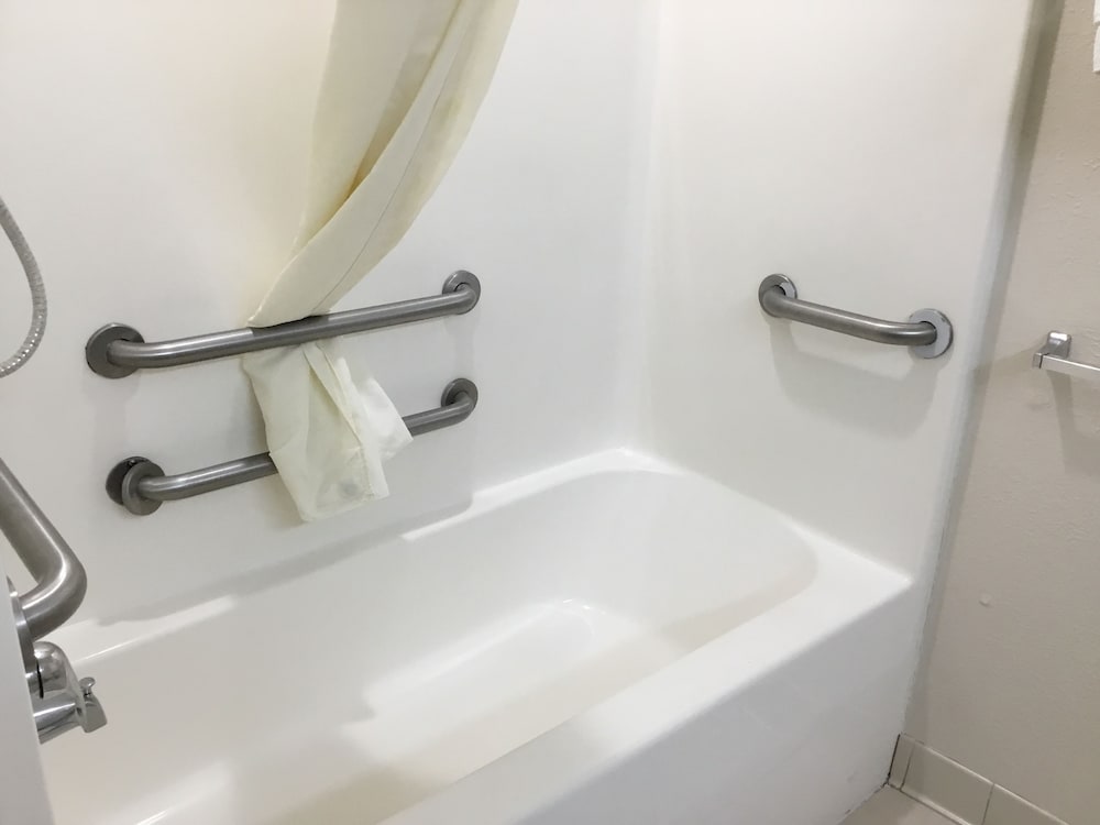 Room, Accessible - Photo 4