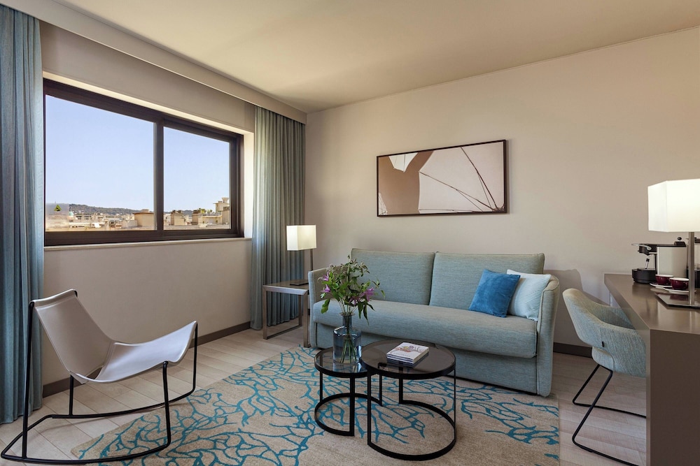 Junior Suite, 1 King Bed with Sofa bed, City View