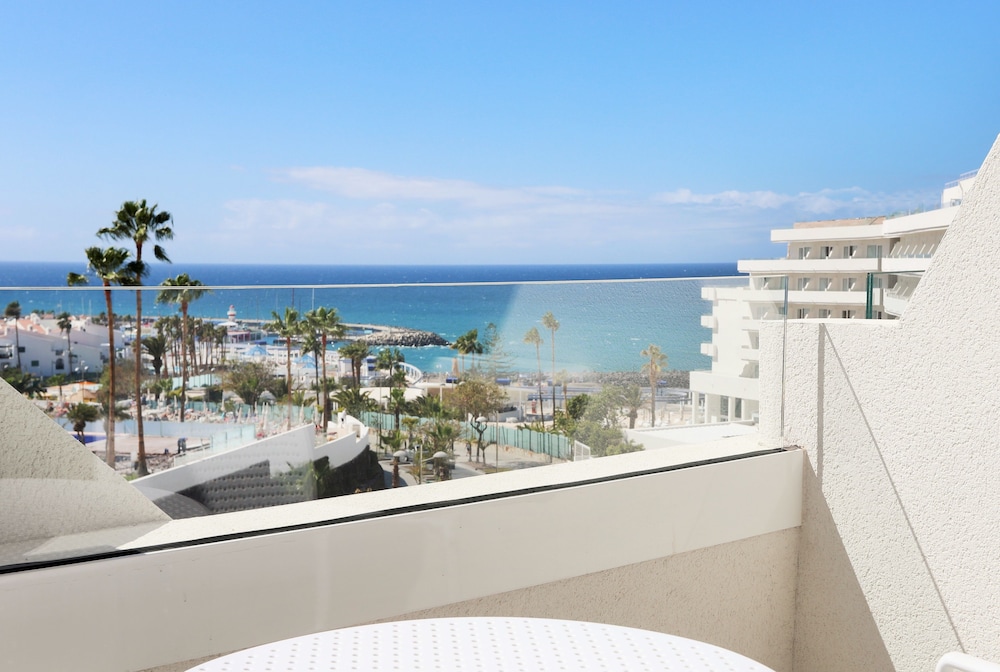 Double Room Single Use (Side Sea view)