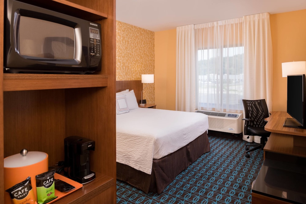 Room, 1 King Bed (Hearing Accessible) photo 1