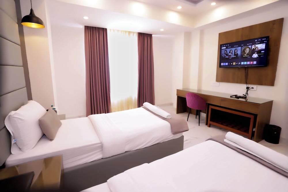 Executive Room - Photo 1
