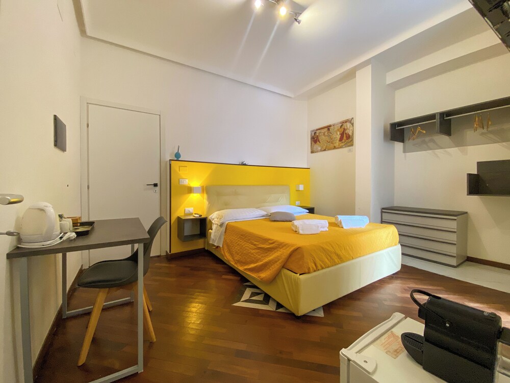 Room, Balcony photo 1