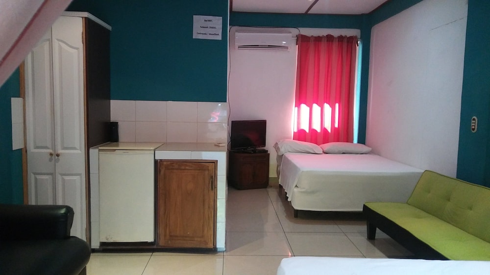 Basic Double Room, 2 Double Beds photo 2