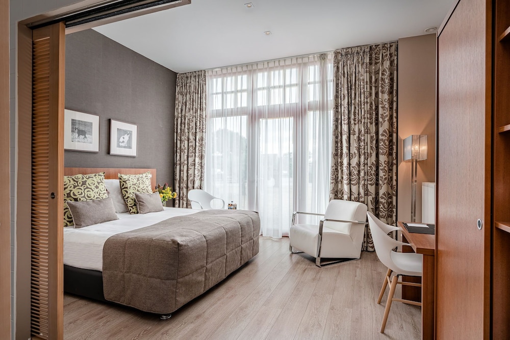 Deluxe Double or Twin Room photo 1
