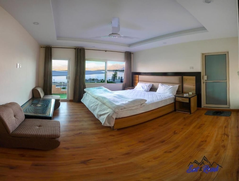 Deluxe Double or Twin Room photo 1