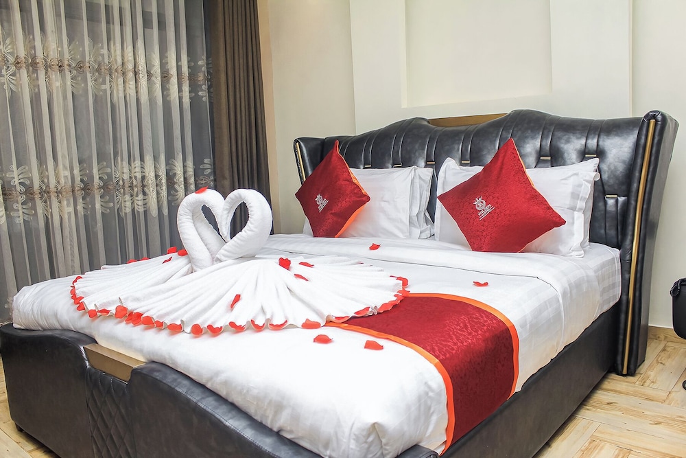 Honeymoon Room, 1 Queen Bed, Non Smoking photo 1