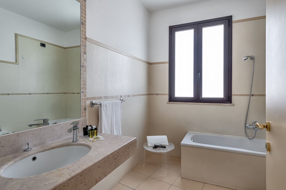 Superior Room - Photo 7