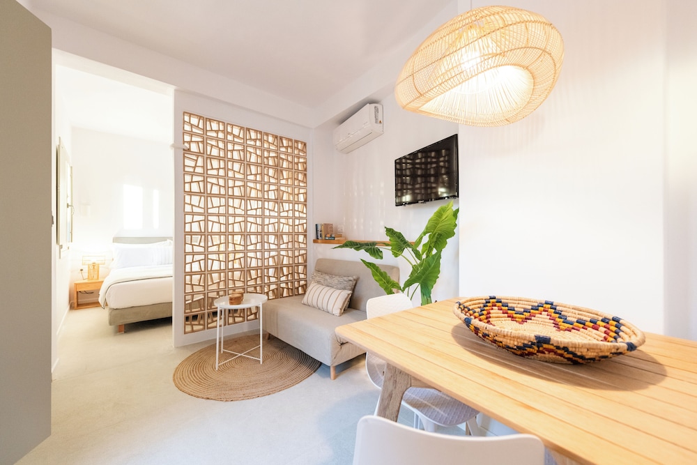 Open Space Garden Apartment with BBQ