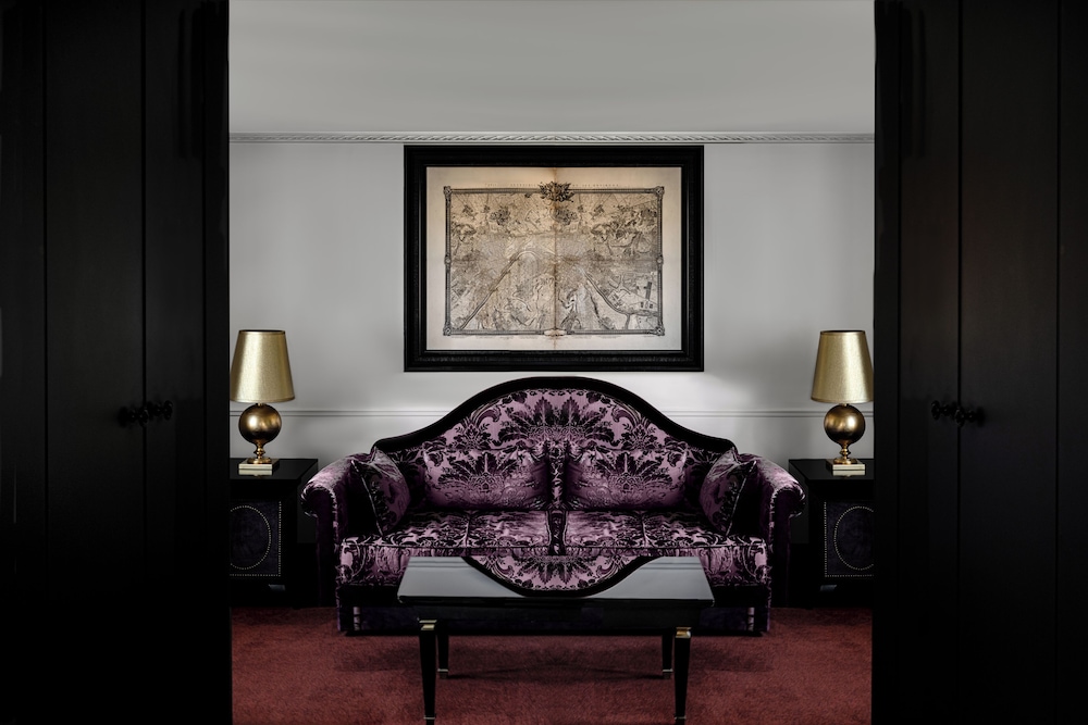 Signature Suite (Parisienne) photo 3