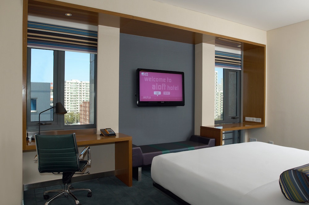 aloft, Room, 2 Queen Beds, City View - Photo 2