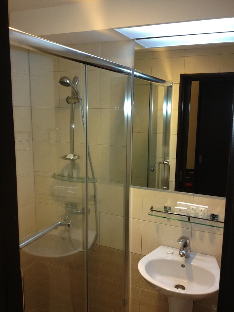 Deluxe King Room photo 3