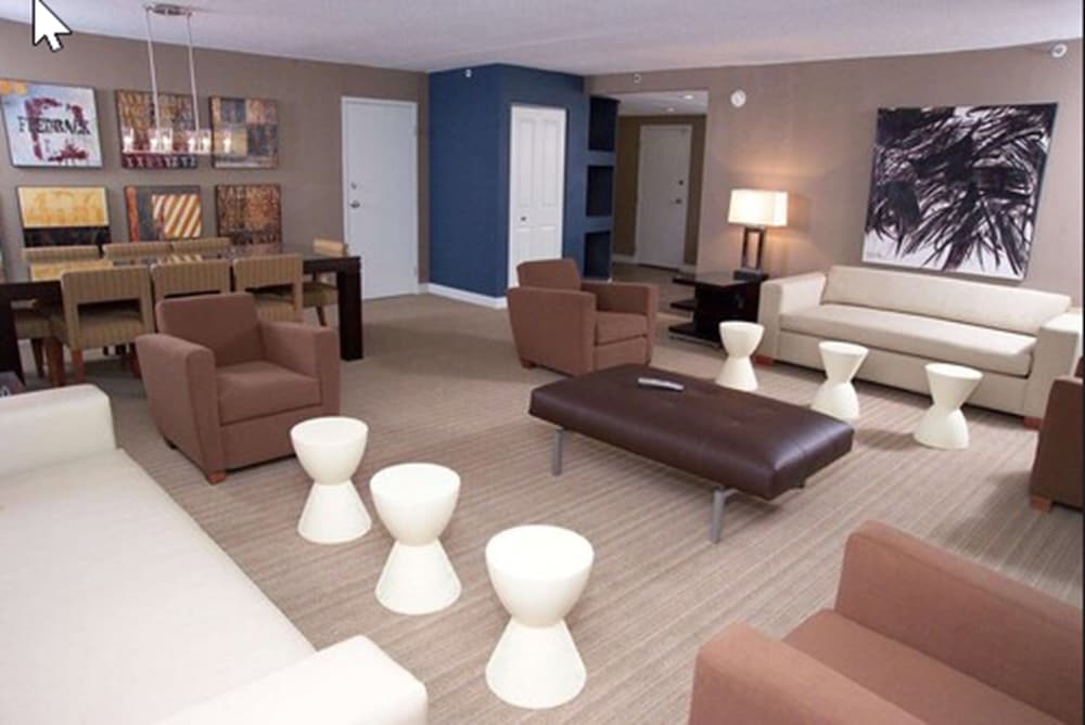 Deluxe Suite photo 2