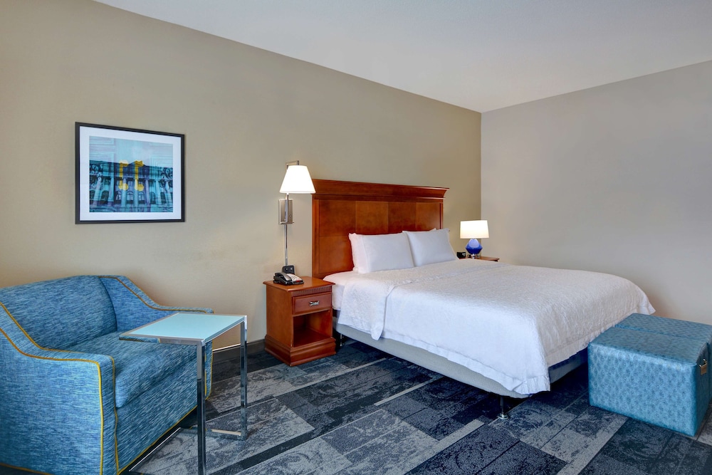 Room, 1 King Bed, Accessible, Non Smoking - Photo 3