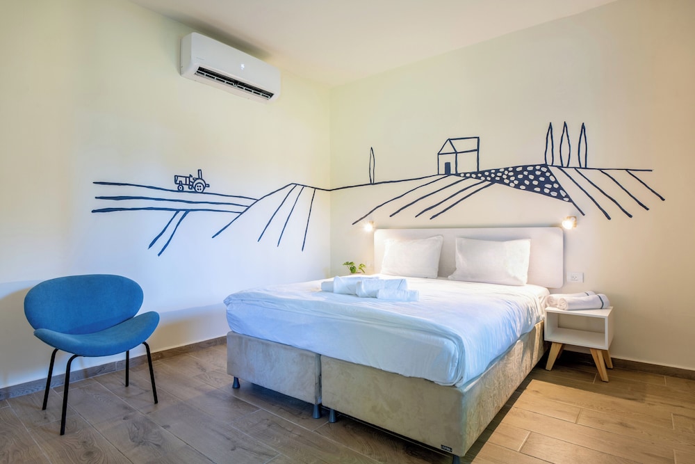 Accessible Superior Room, 1 Bedroom, Roll-in Shower photo 1
