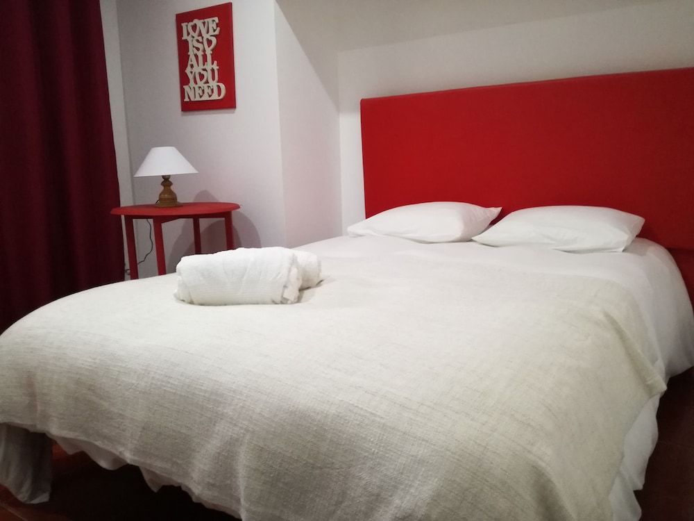 Single Room, Shared Bathroom photo 1