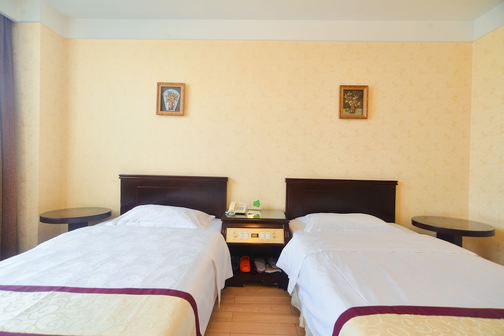 Standard Twin Room photo 2