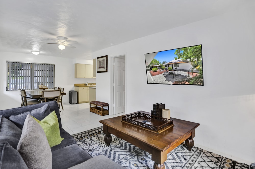 Comfort Apartment, 2 Bedrooms, 2 Bathrooms, Corner photo 3