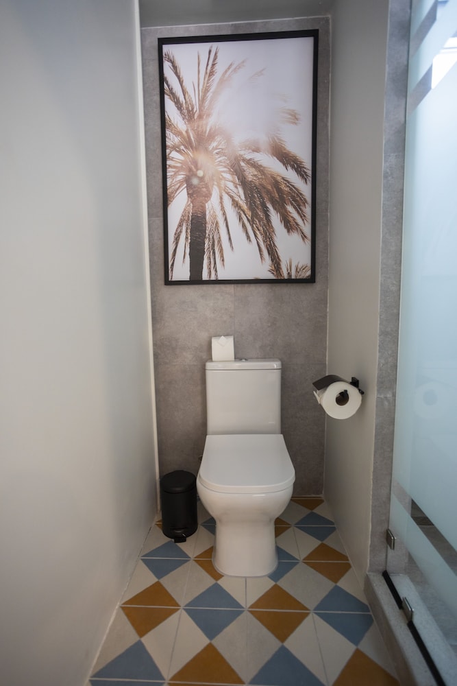 Standard Double Room - Photo 11
