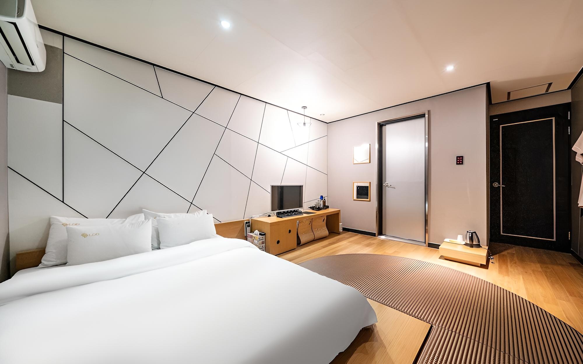 Room (Deluxe / OTT 5 types of free viewing ) - Photo 3