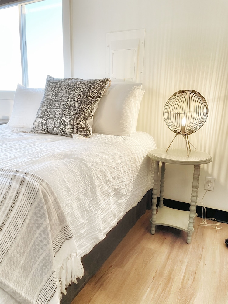 Family Suite, 1 Bedroom, Non Smoking, Ocean View photo 3