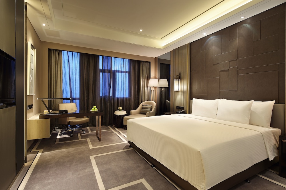 Deluxe King Room photo 1