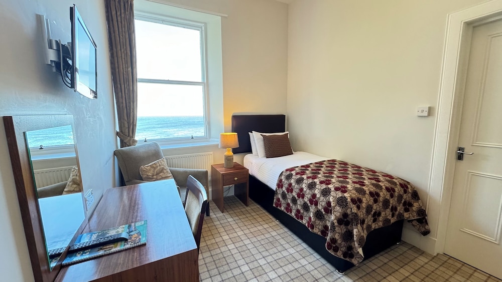 Single Room, Sea View (Ben Wyvis) photo 3