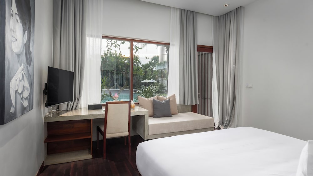 Cabana King Room  Free Laundry + Daily 60Min Massage + Mini Bar + Airport Pick-Up - Photo 5