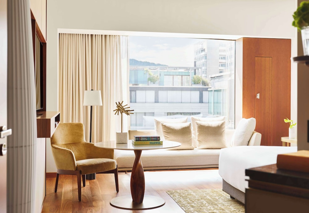Room, 1 King Bed (High Floor)