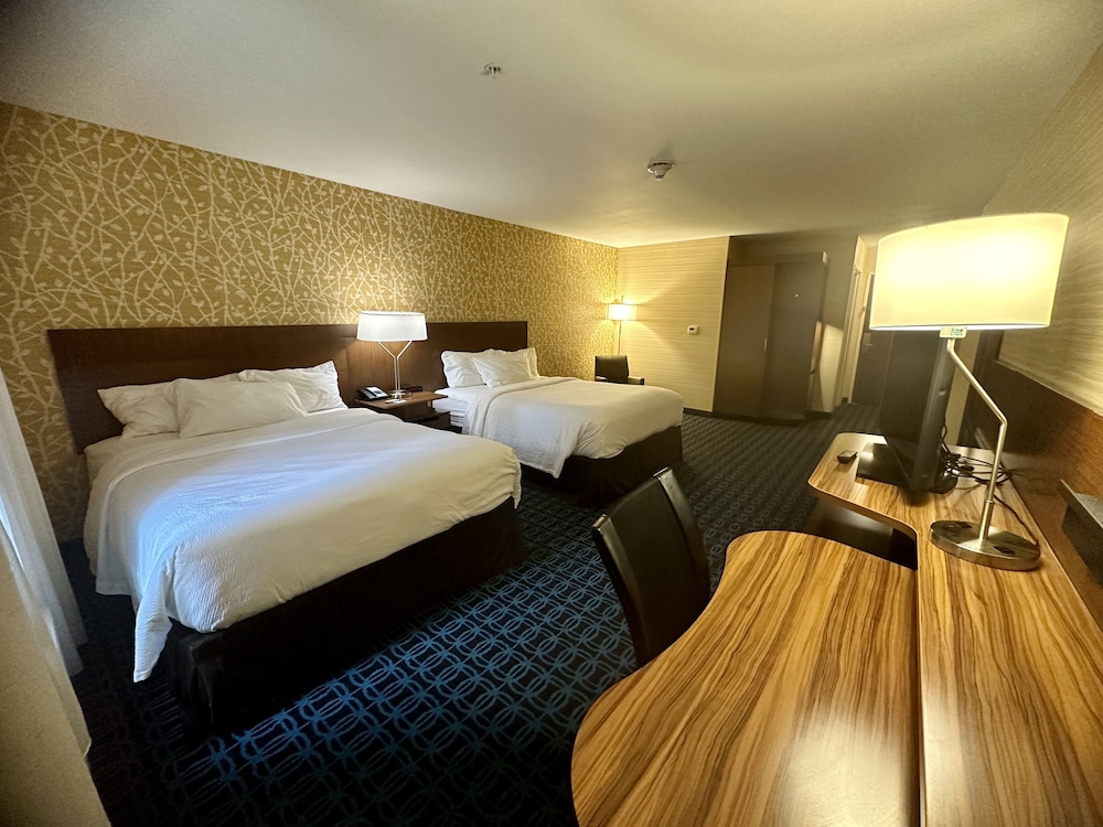 Room, 2 Queen Beds photo 2