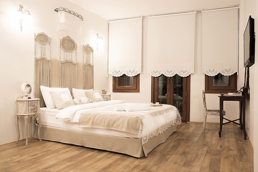 Deluxe Room, Balcony photo 1