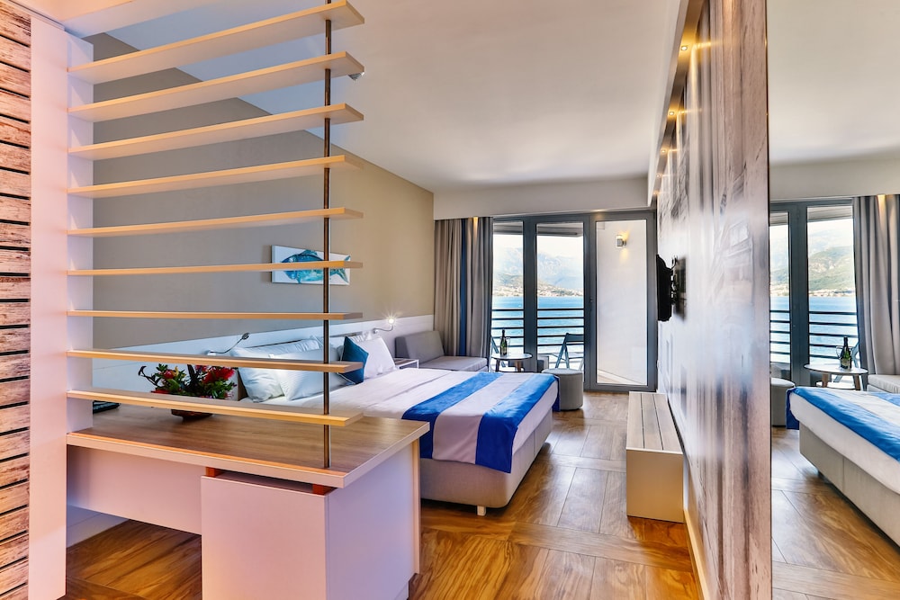 Superior Double or Twin Room, Sea View photo 1