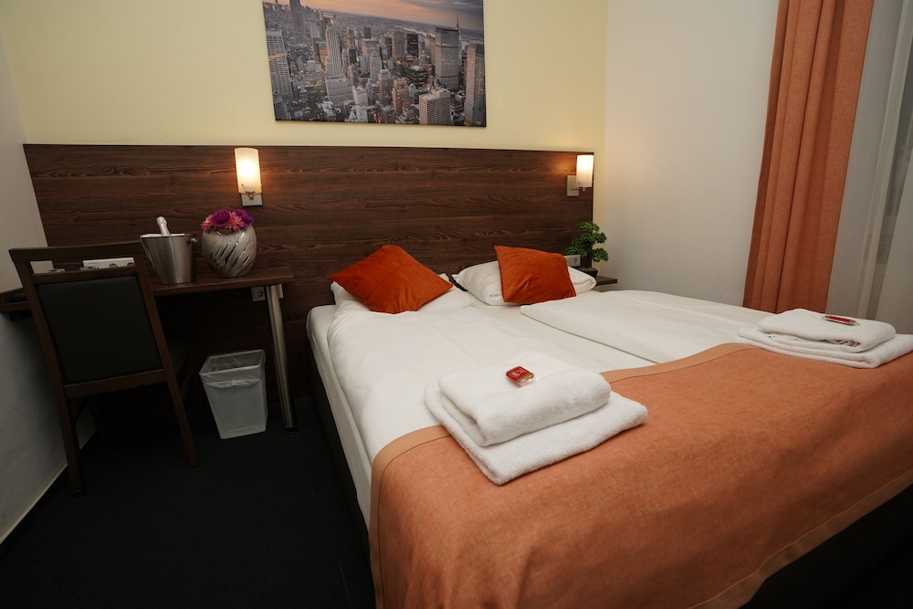 Double Room - Photo 7