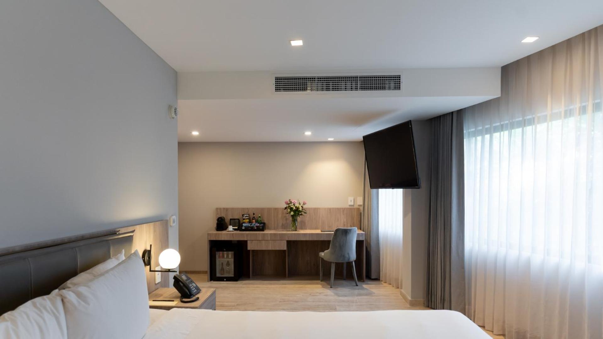 Deluxe Queen Room - Photo 4