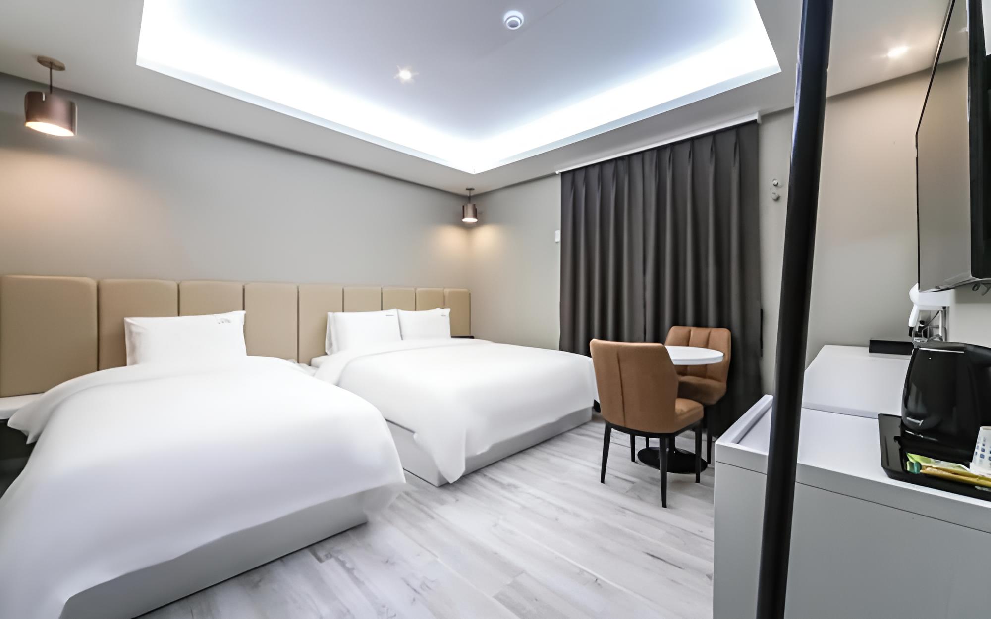 Room (Deluxe Twin (Breakfast provided upon )