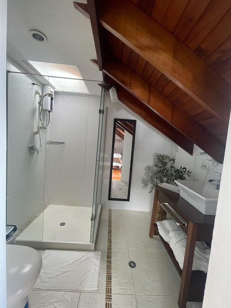 Deluxe Quadruple Room photo 3