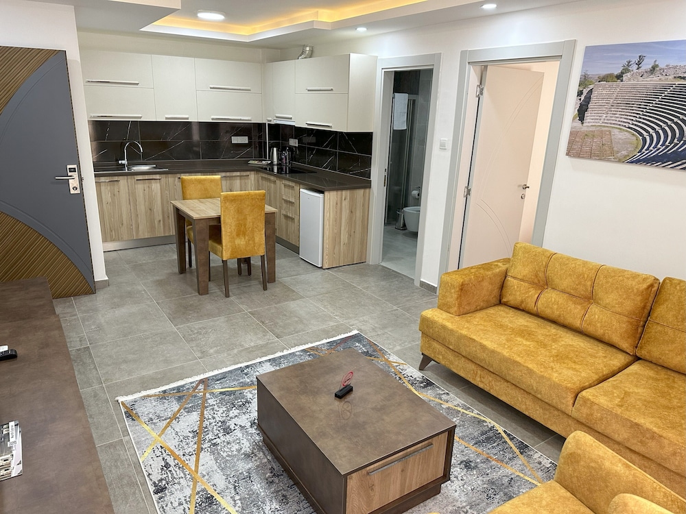 Deluxe Suite, City View photo 2