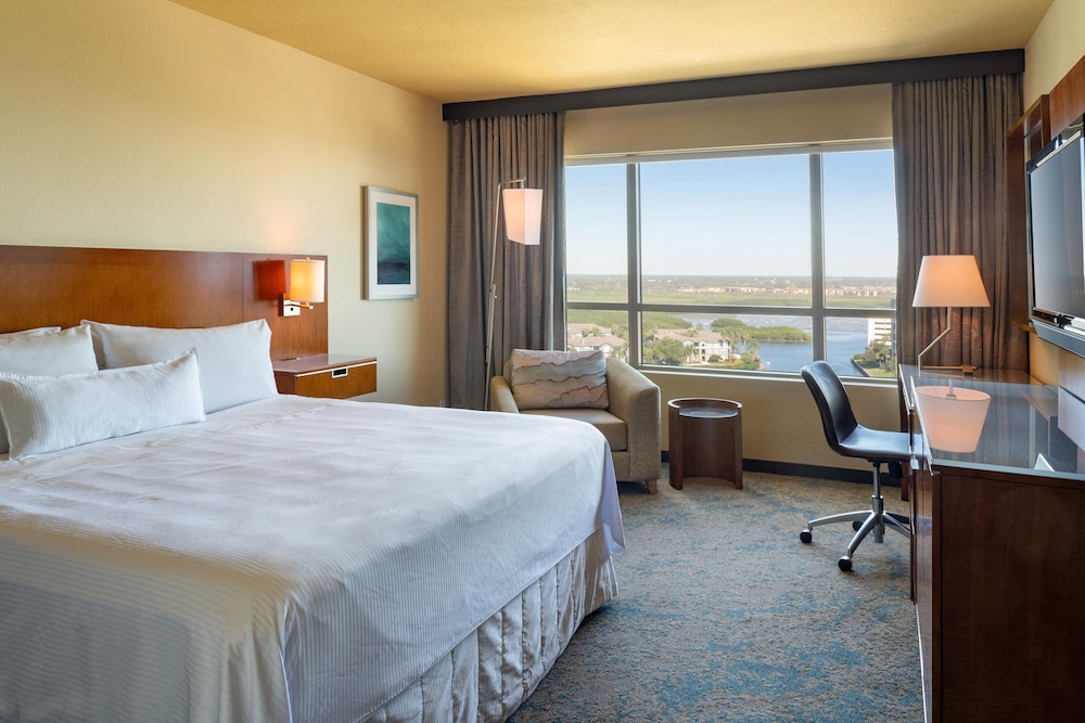 Newly Renovate Deluxe Room, 1 King Bed, Bay View (Hearing Accessible) photo 2