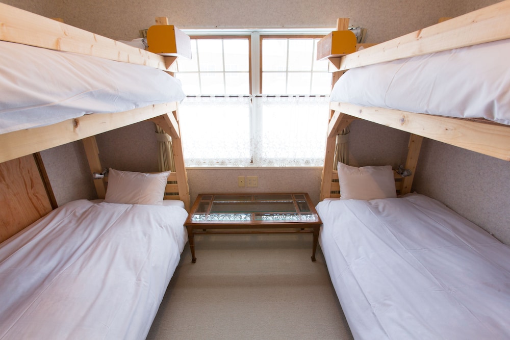 6 Bed Bunk Room (Ramat Lodge) photo 1