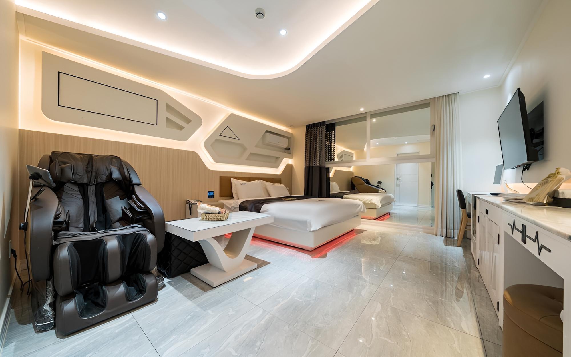 Room (Drive-in luxury massage chair (Massag) - Photo 1