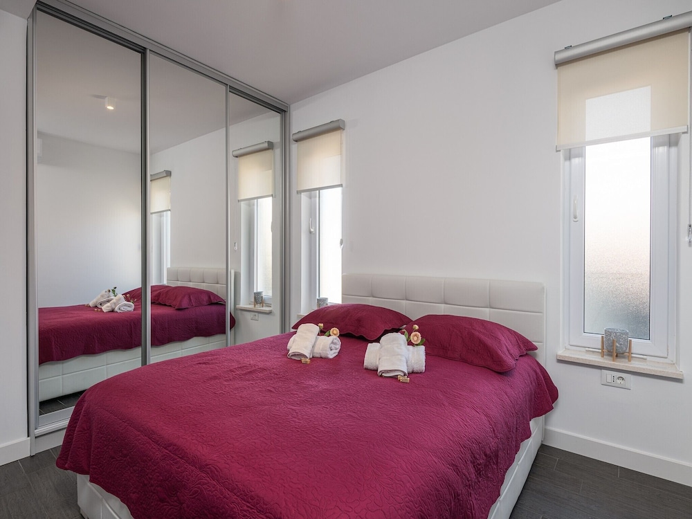 Apartment (Two Bedroom Apartment with Sea View)