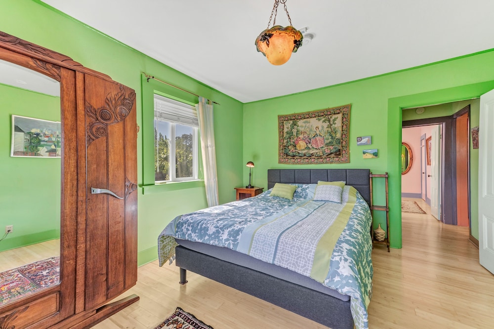 House, 2 Bedrooms photo 1