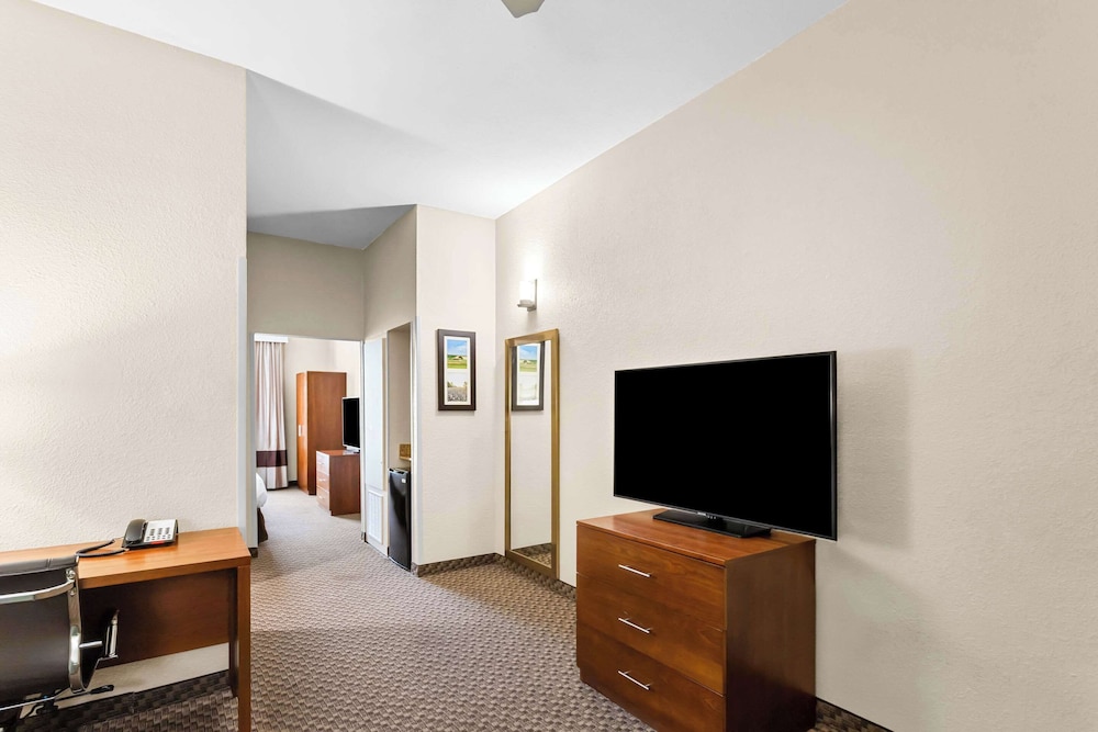 Suite, 1 Queen Bed, Non Smoking - Photo 5
