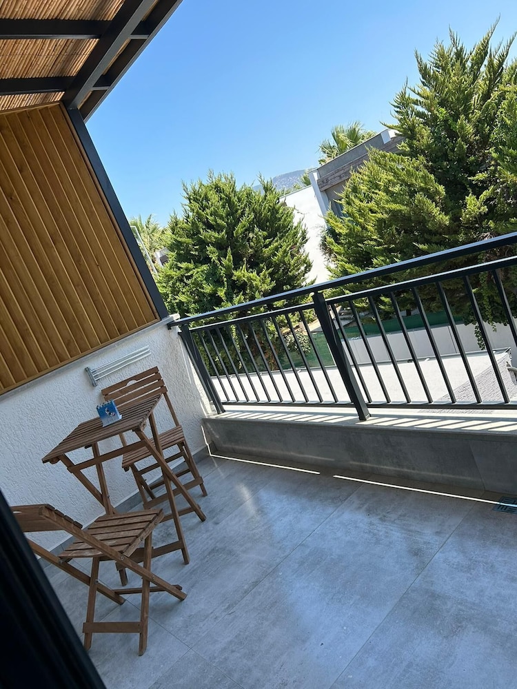 Deluxe Room - Photo 15