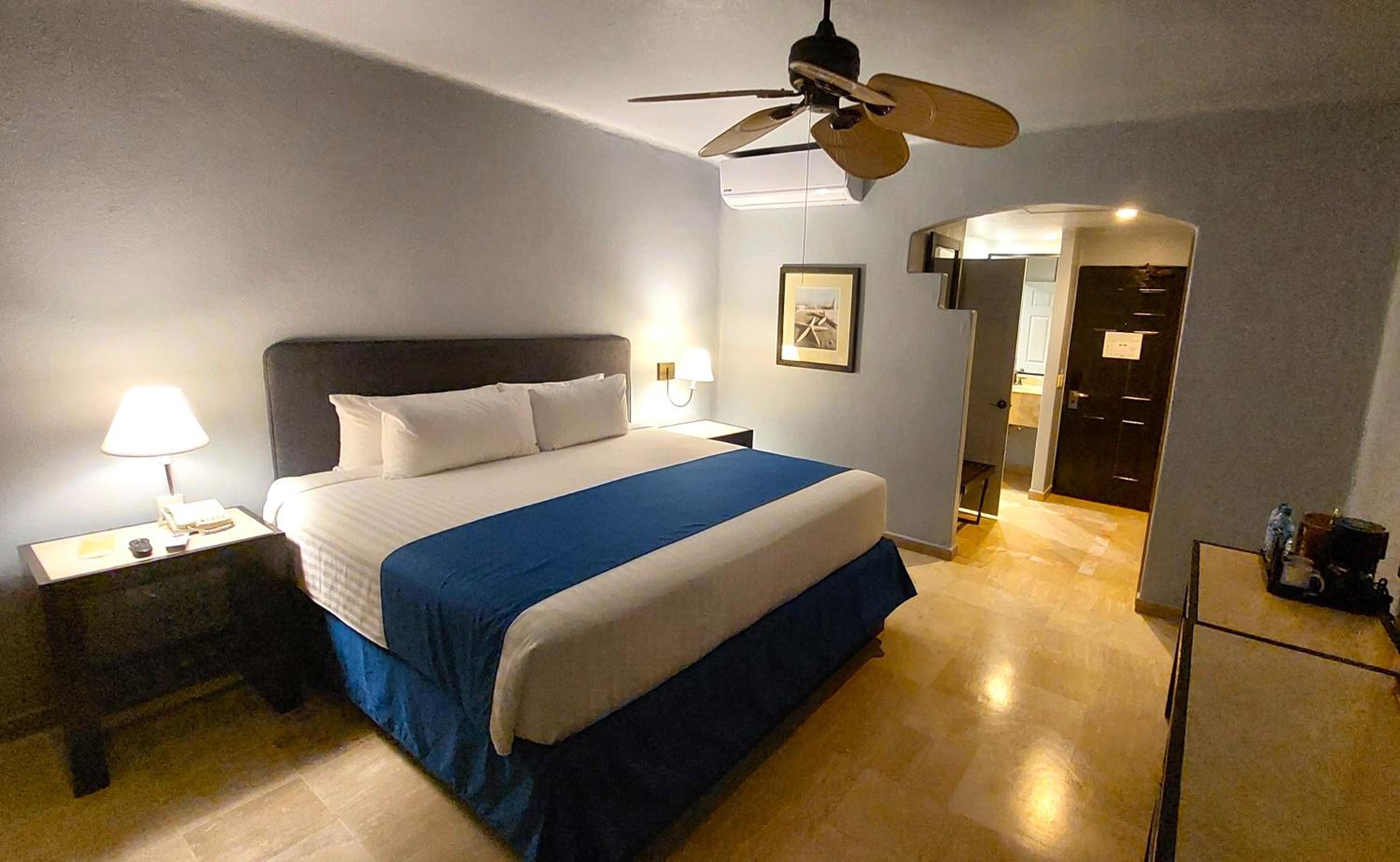 Deluxe Room Pool View 2 Queen Beds - Photo 3