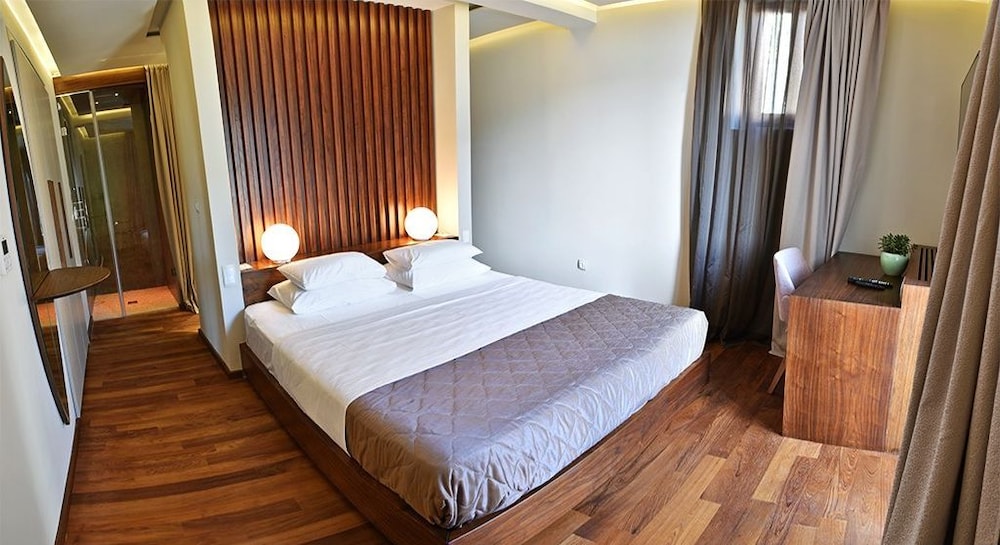 Double Room, Sea View (Verige)