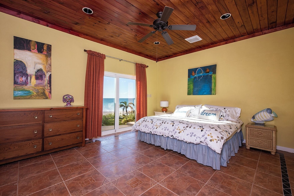 Villa photo 1