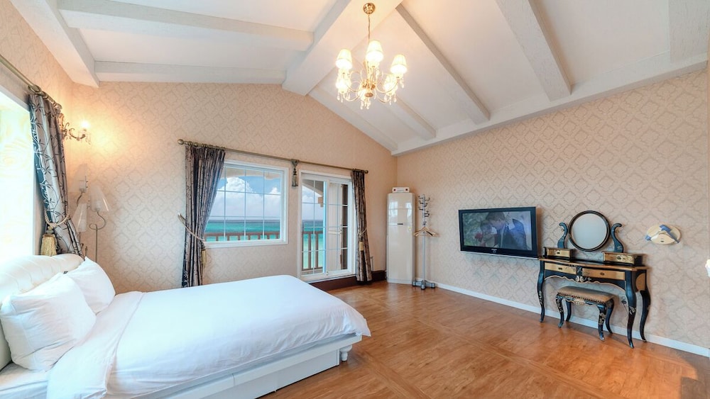 Royal Room