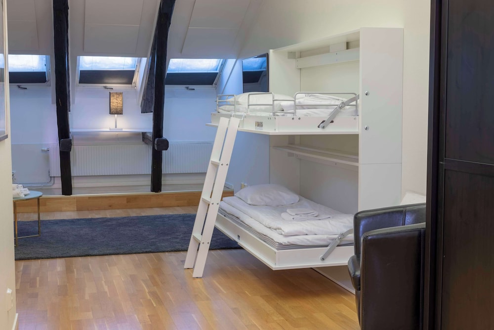 Standard Apartment, Multiple Beds, Non Smoking, Kitchen - Photo 1
