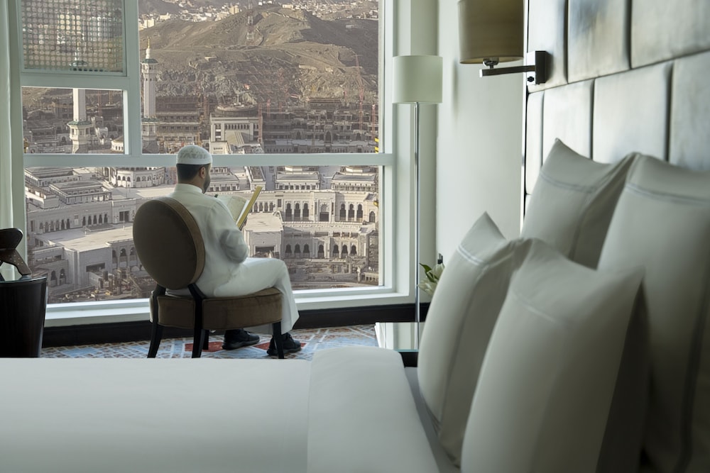 Premier Room, 1 King Bed (Kaaba) - Photo 3